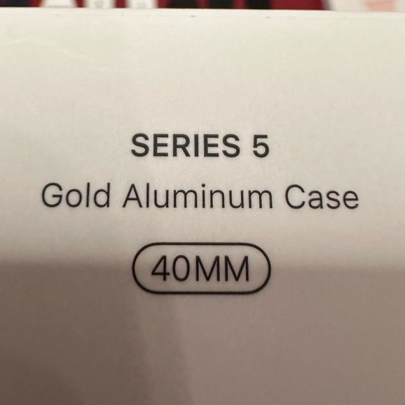 Series 5 Apple Watch - Rose Gold + 3 bands - Picture 11 of 13